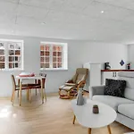 Pet Friendly In With Kitchen Vakantiehuis